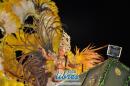 Desfile de tradicin en la primer noche de Corso Oficial