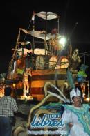 Desfile de tradicin en la primer noche de Corso Oficial