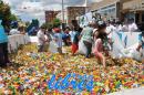 lbum de fotos de la solidaria juntada de tapitas para el hospital Garrahan