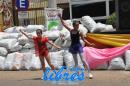 lbum de fotos de la solidaria juntada de tapitas para el hospital Garrahan