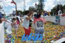 lbum de fotos de la solidaria juntada de tapitas para el hospital Garrahan