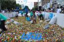 lbum de fotos de la solidaria juntada de tapitas para el hospital Garrahan