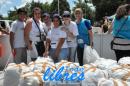 lbum de fotos de la solidaria juntada de tapitas para el hospital Garrahan