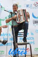 lbum de fotos de la solidaria juntada de tapitas para el hospital Garrahan