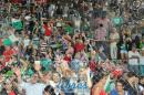 Publico y Personajes de la IV Noche de Carnaval